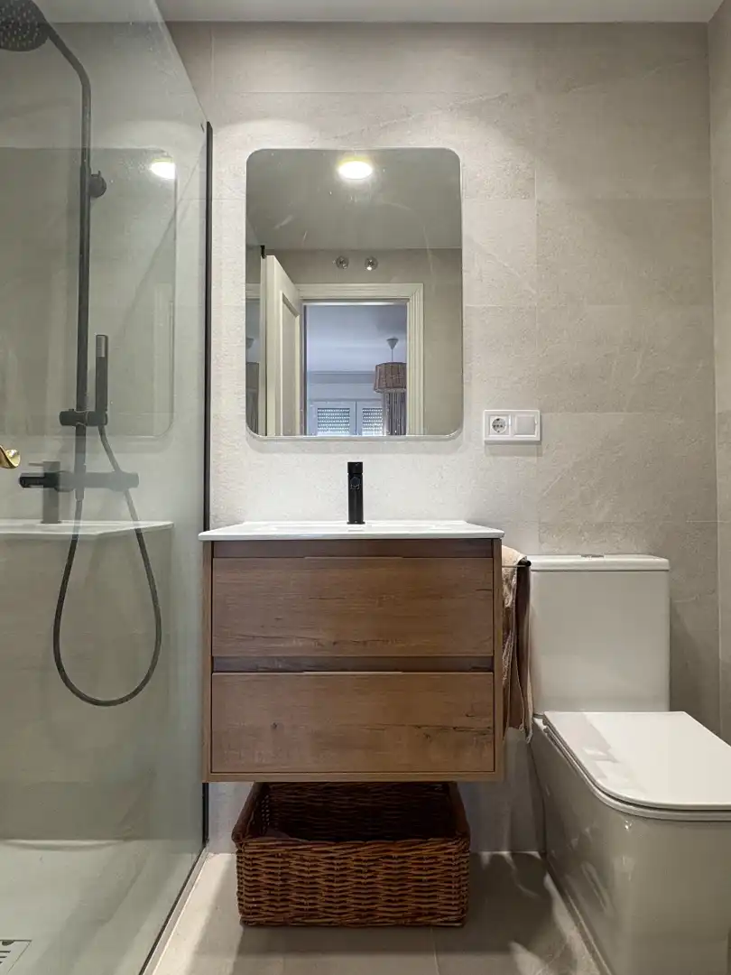 Baño de Piso de alquiler en Villanueva del Pardillo con Aire acondicionado, Calefacción y Parquet
