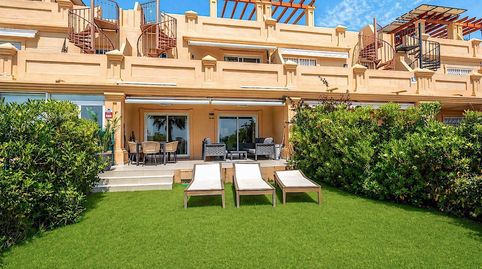 Foto 2 de Casa adosada en venta en Centro, Estepona