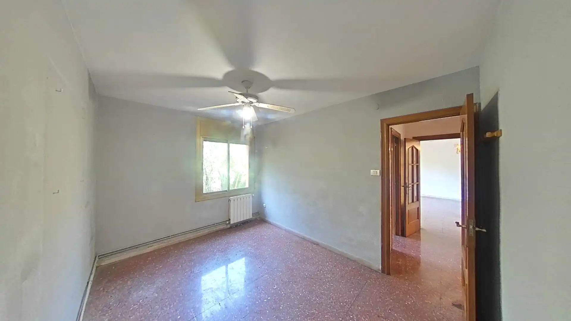 Dormitori de Apartament en venda en Terrassa amb Aire condicionat i Balcó