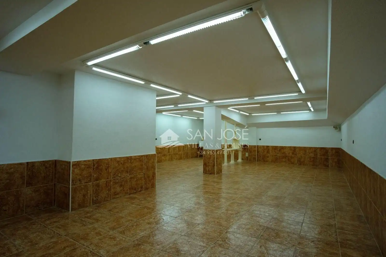 Casa o xalet en venda en Novelda amb Calefacció, Terrassa i Traster