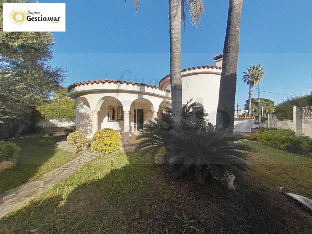 Exterior view of House or chalet for sale in Cambrils
