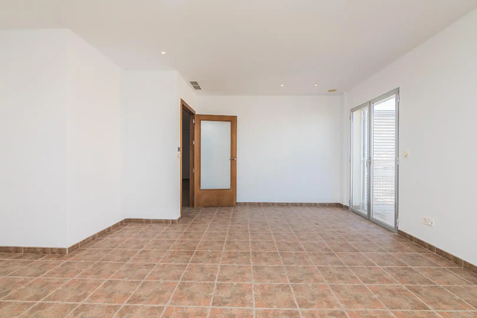 Dachboden zum Verkauf in Elche / Elx mit Klimaanlage, Heizung und Terrasse