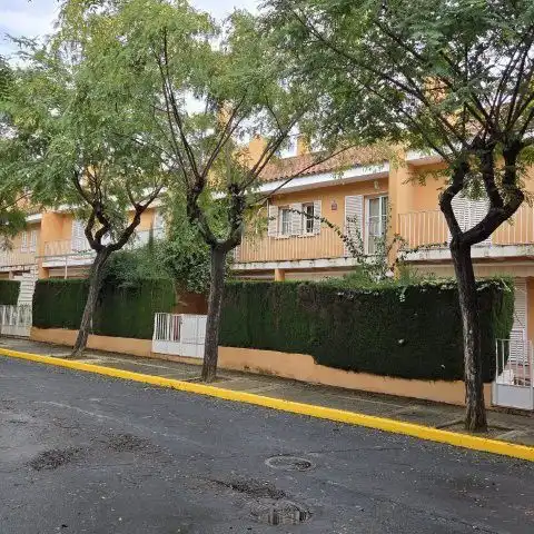 Vista exterior de Casa adosada de lloguer en Islantilla amb Terrassa