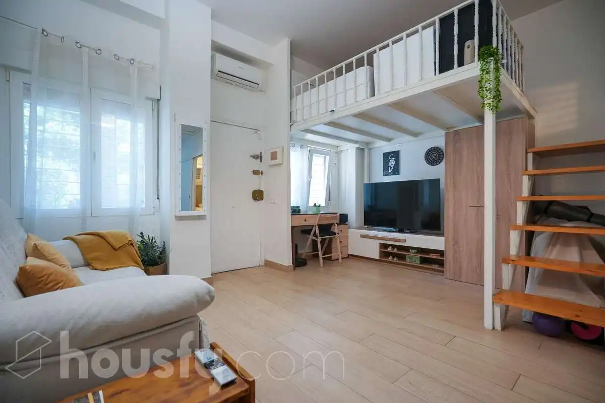 Living room of Flat for sale in Madrid  with Heating and Furnished