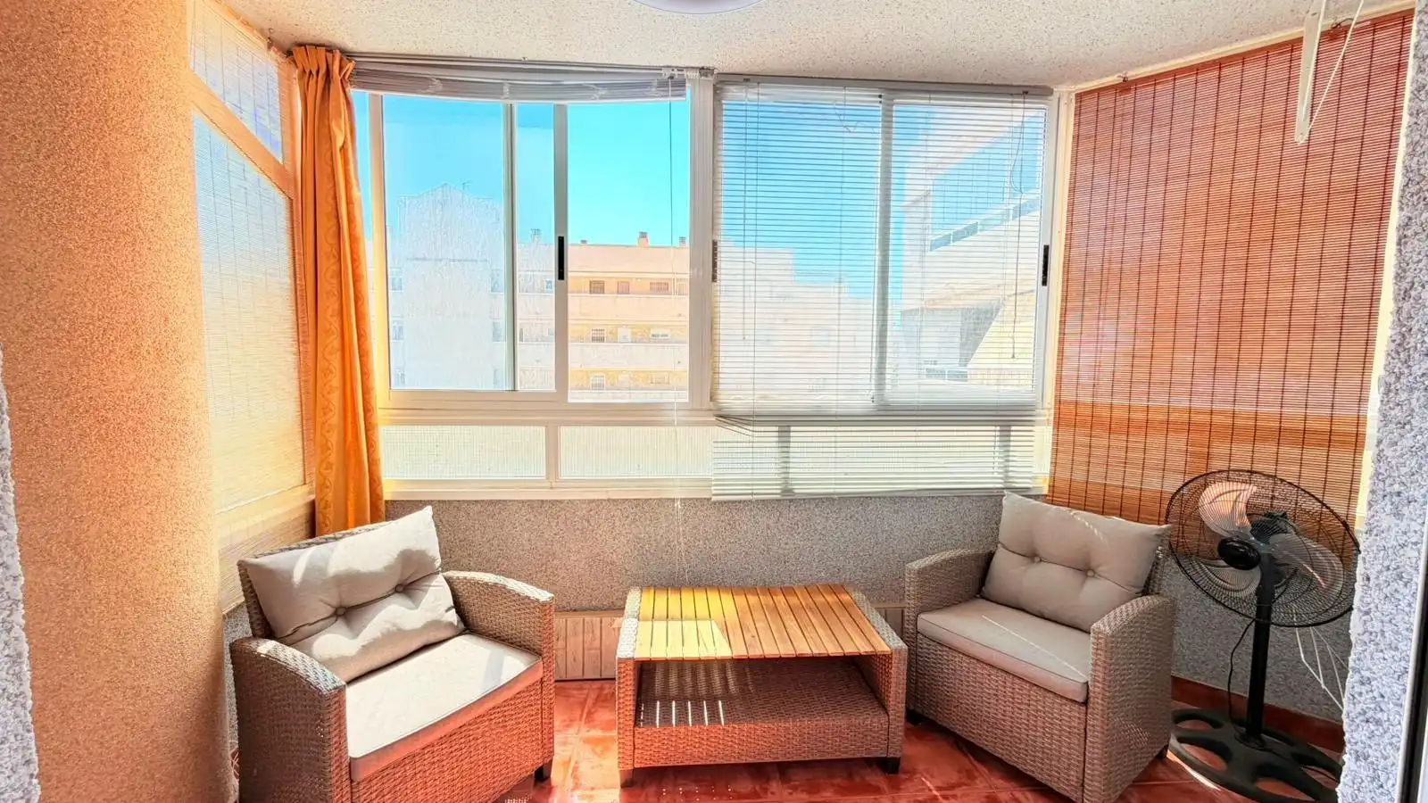 Terrassa de Pis en venda en Torrevieja amb Calefacció, Terrassa i Moblat