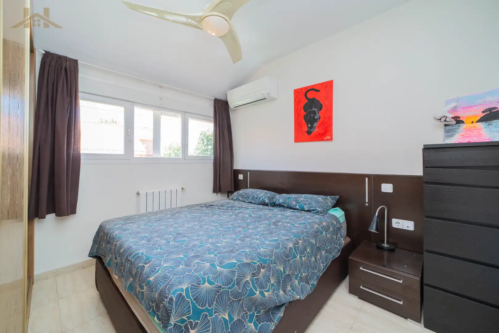 Schlafzimmer von Einfamilien-Reihenhaus zum Verkauf in Boadilla del Monte mit Heizung, Privatgarten und Mikrowelle