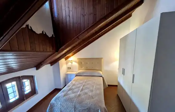 Habitación de Casa o chalet para compartir en Linares con Aire acondicionado, Terraza y Amueblado