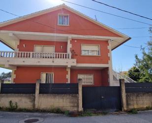Exterior view of House or chalet for sale in Cangas   with Terrace