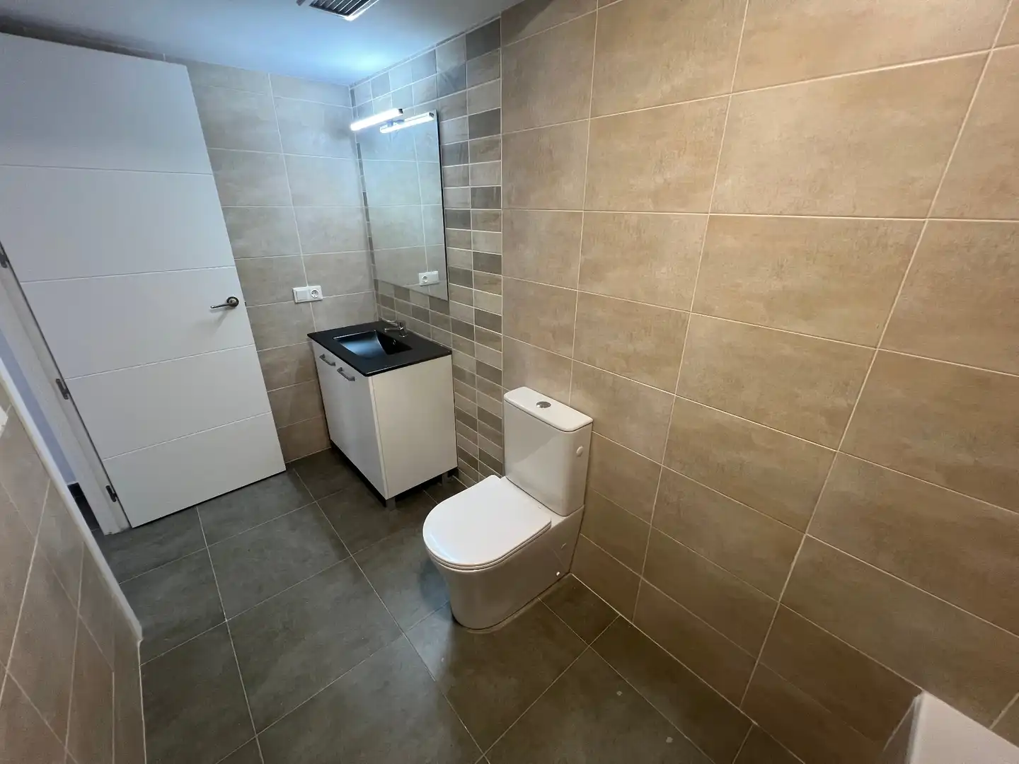 Badezimmer von Wohnung zum Verkauf in La Fuliola mit Klimaanlage, Heizung und Abstellraum