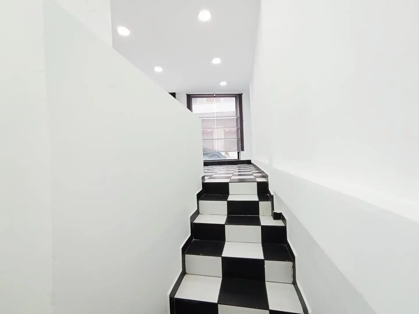Local de alquiler en Transversal, 243, Sant Pere