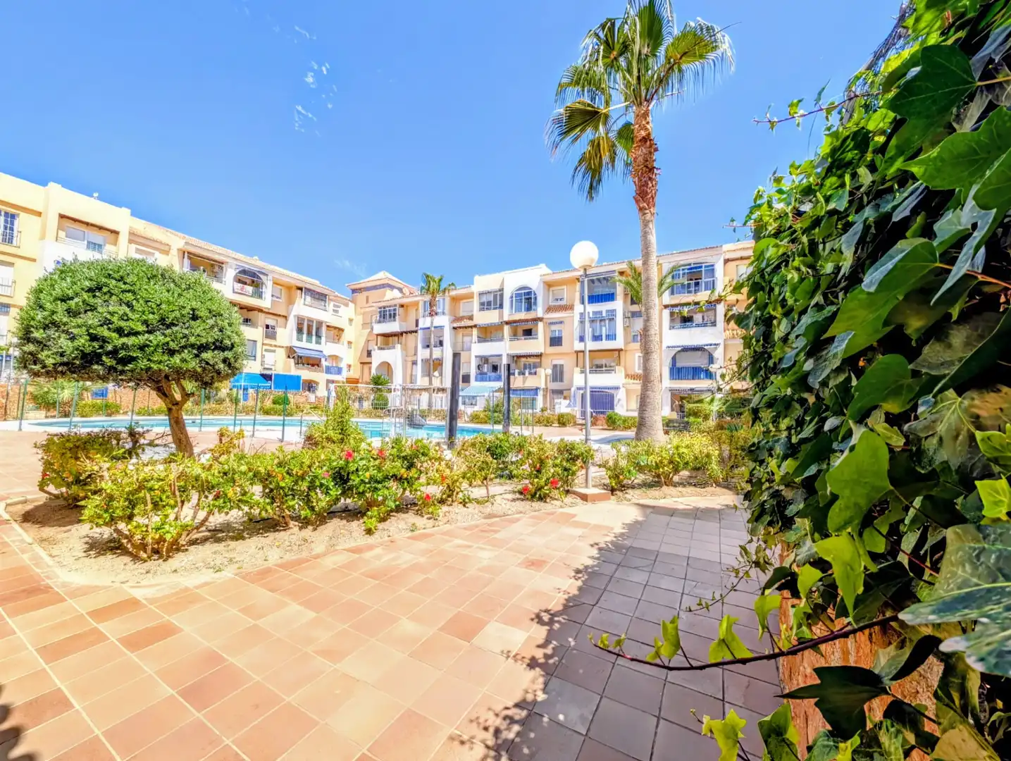 Exterior view of Ground floor for sale in Roquetas de Mar  with Air Conditioner, Heating and Terrace