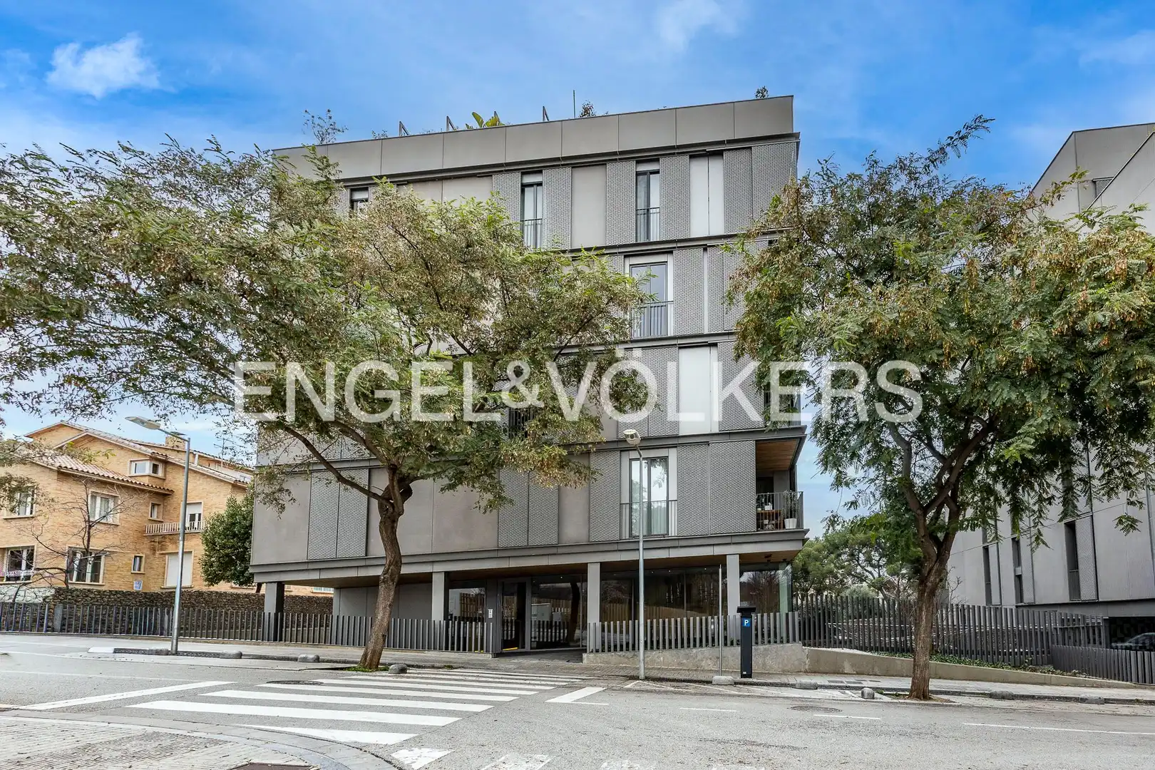 Exterior view of Flat for sale in Barcelona  with Air Conditioner, Heating and Terrace