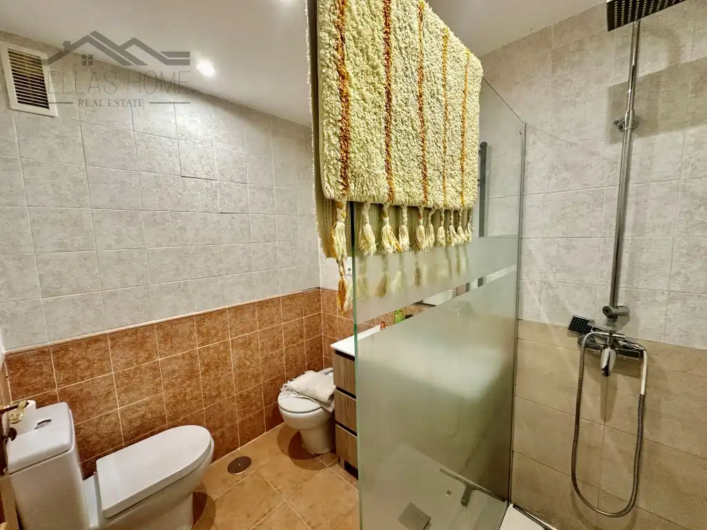 Baño de Piso en venta en Estepona con Aire acondicionado, Terraza y Piscina