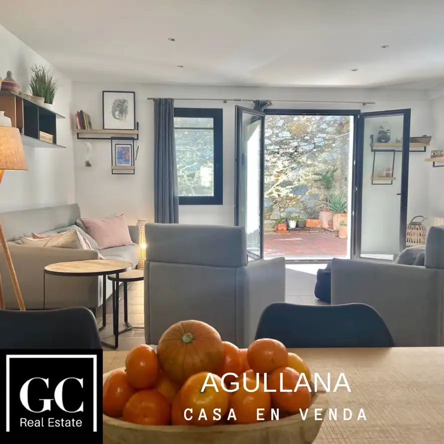 Sala d'estar de Casa adosada en venda en Agullana amb Calefacció i Terrassa