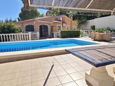 Villa con balcone in vendita a El Montgó