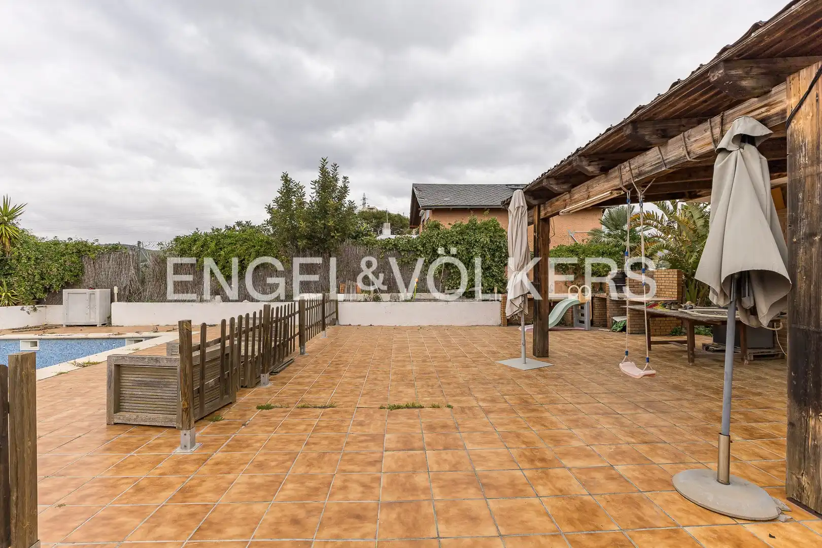 Terrassa de Casa adosada en venda en Cubelles amb Calefacció, Jardí privat i Terrassa