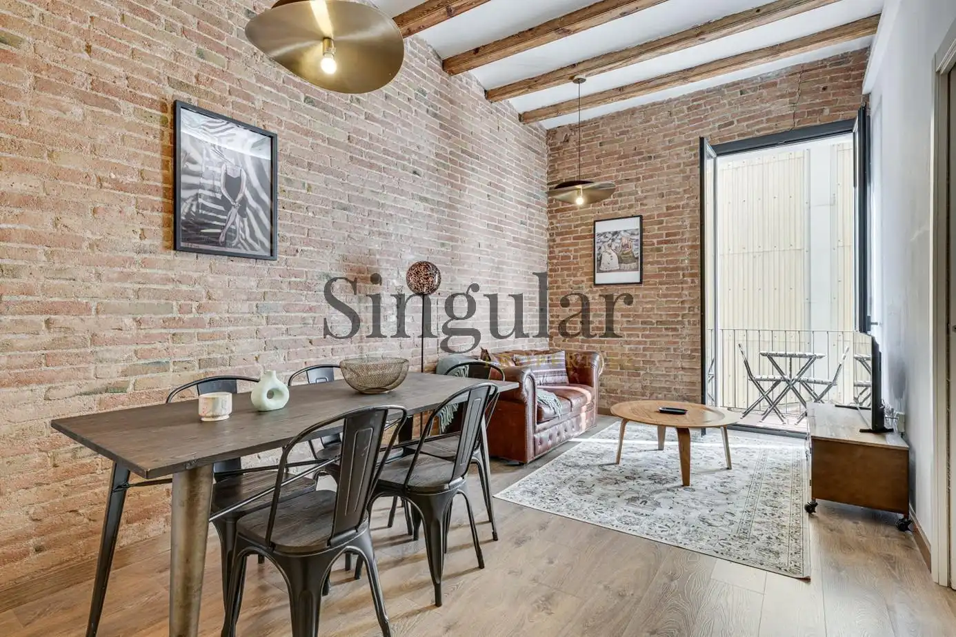 Exterior view of Flat for sale in Barcelona  with Air Conditioner and Heating