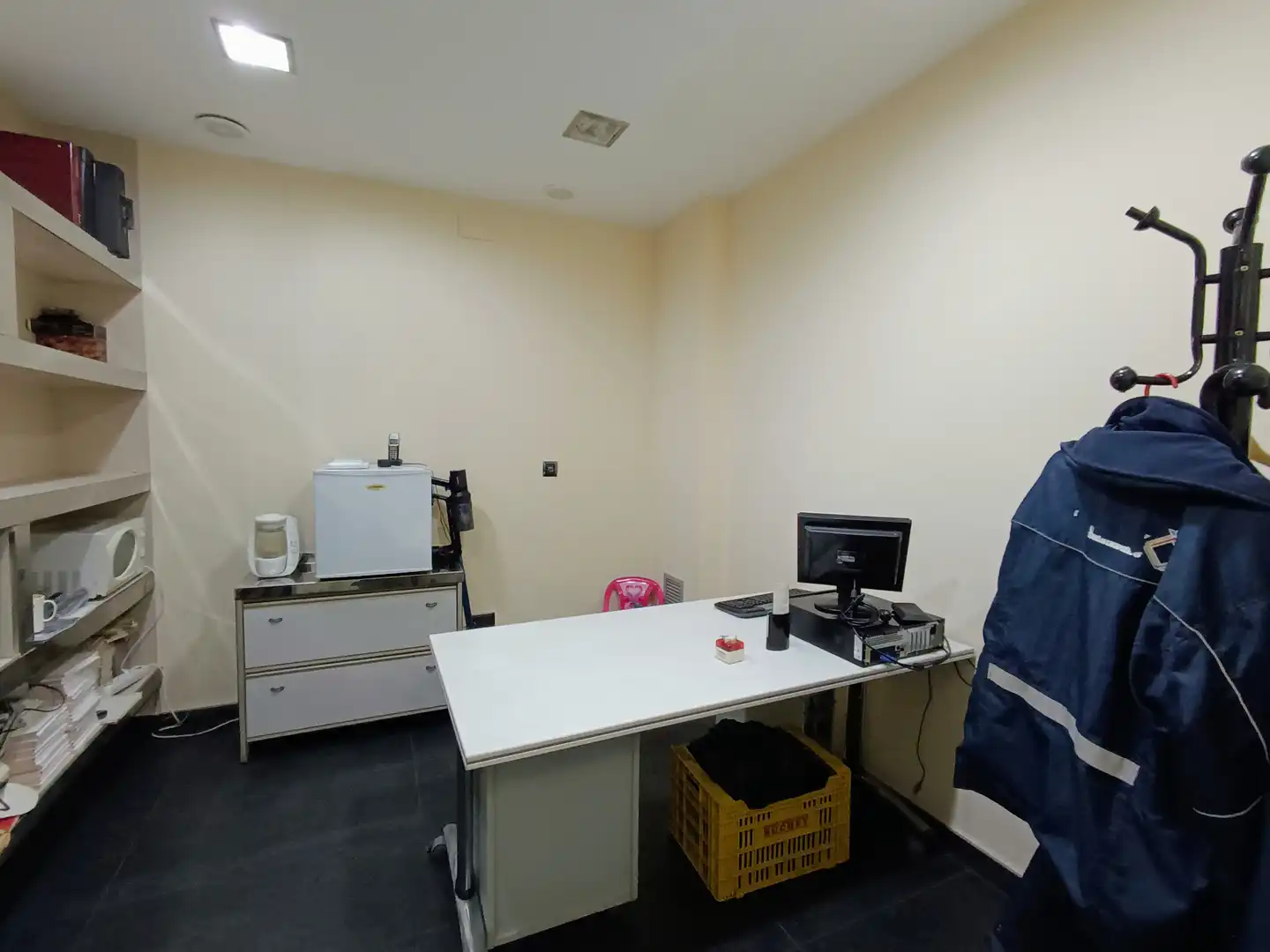 Local en venta en Alicante / Alacant con Aire acondicionado, Amueblado y Internet