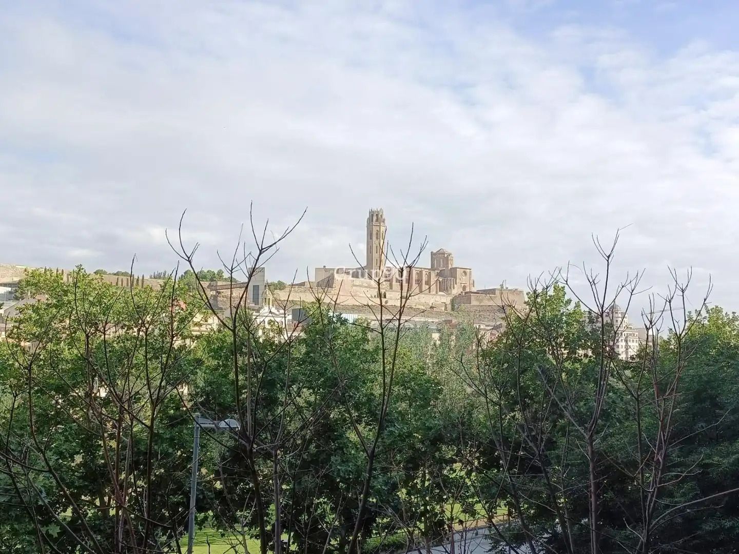 Außenansicht von Gebäude zum Verkauf in Lleida