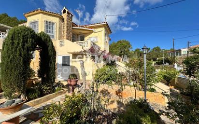 Außenansicht von Haus oder Chalet zum verkauf in La Nucia mit Terrasse, Schwimmbad und Balkon