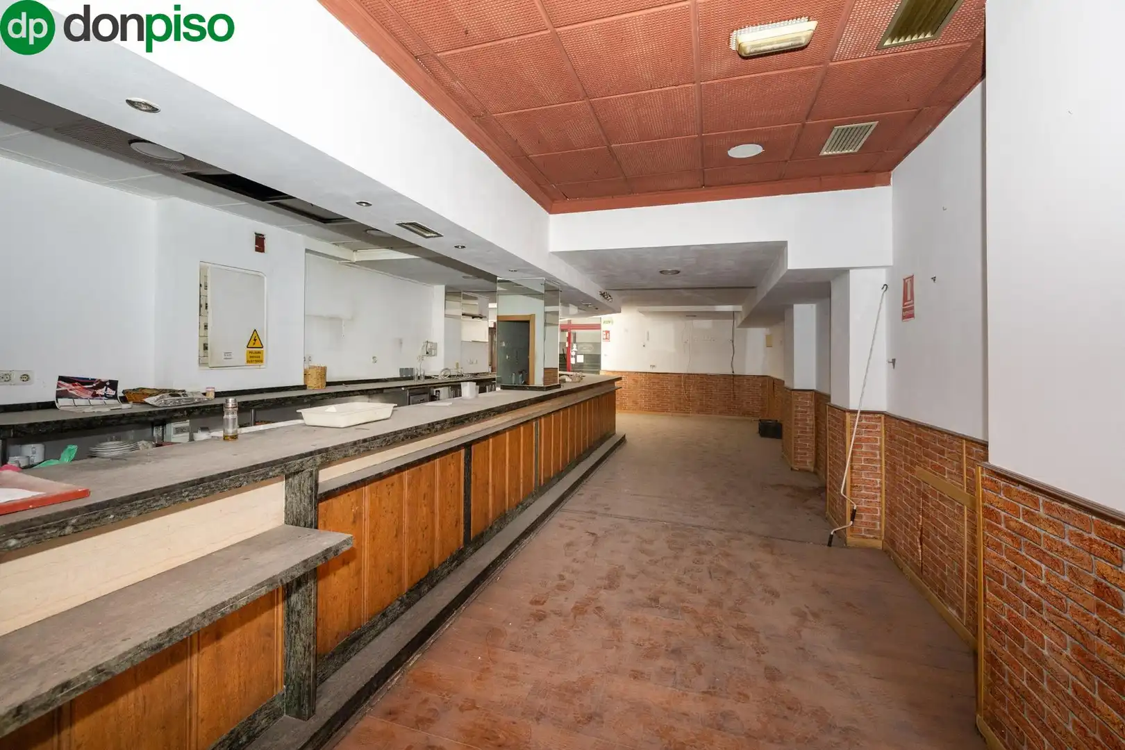 Local en venta en Avenida Avenida Juan Pablo II, 92, Joaquina Eguaras