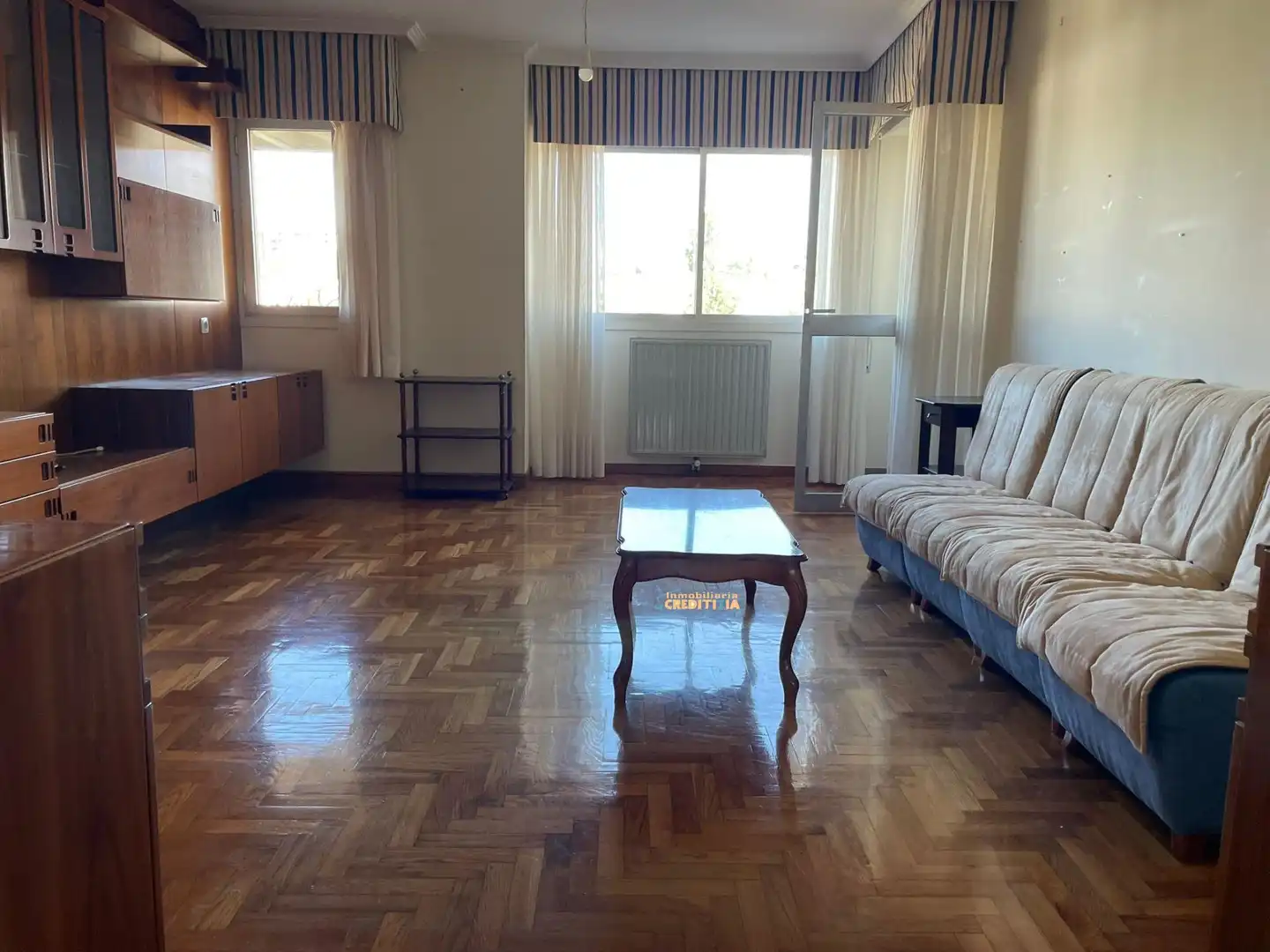 Sala d'estar de Pis en venda en Vigo  amb Calefacció, Parquet i Traster