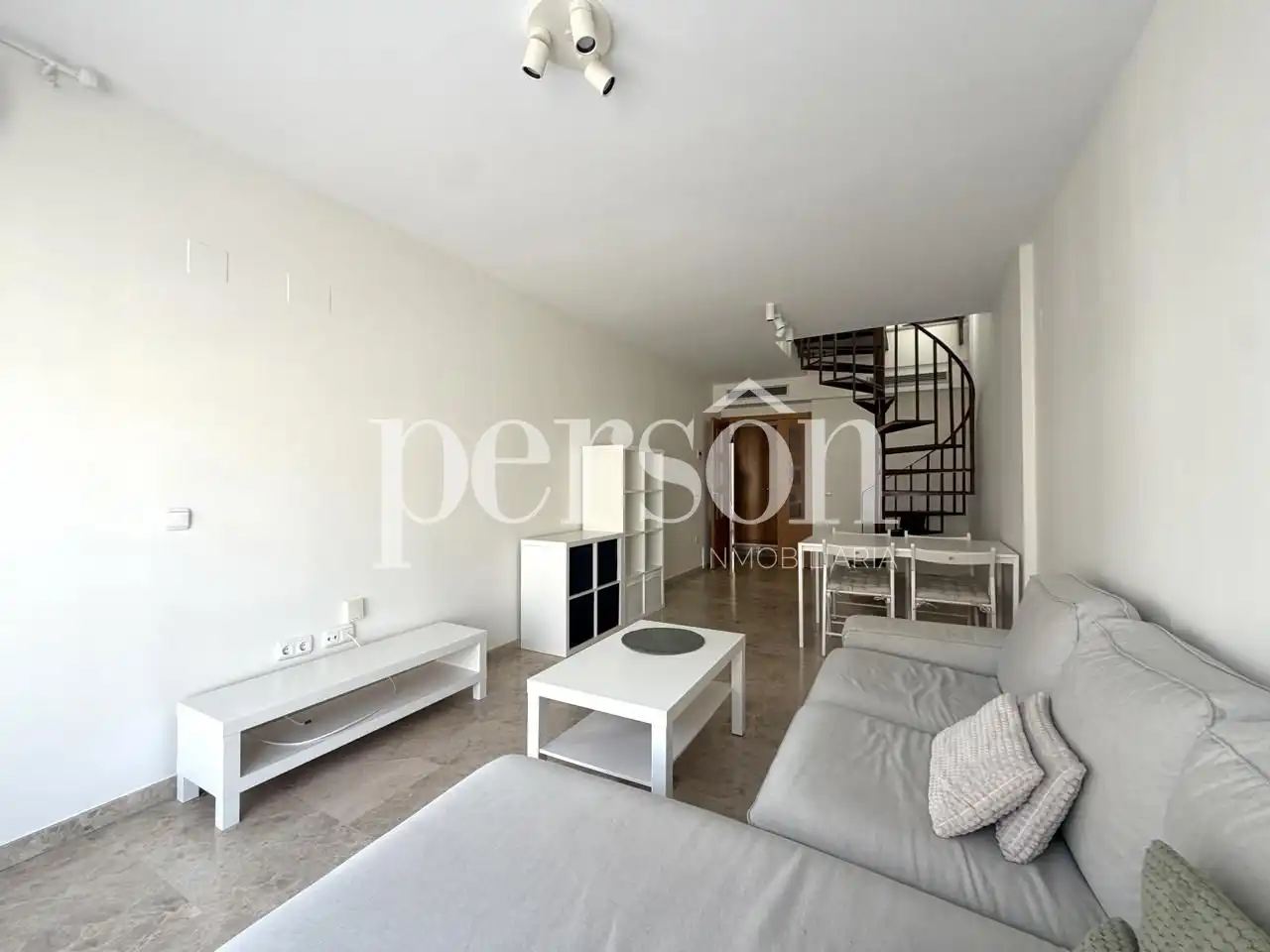 Living room of Flat for rent in Torrent  with Air Conditioner, Terrace and Furnished