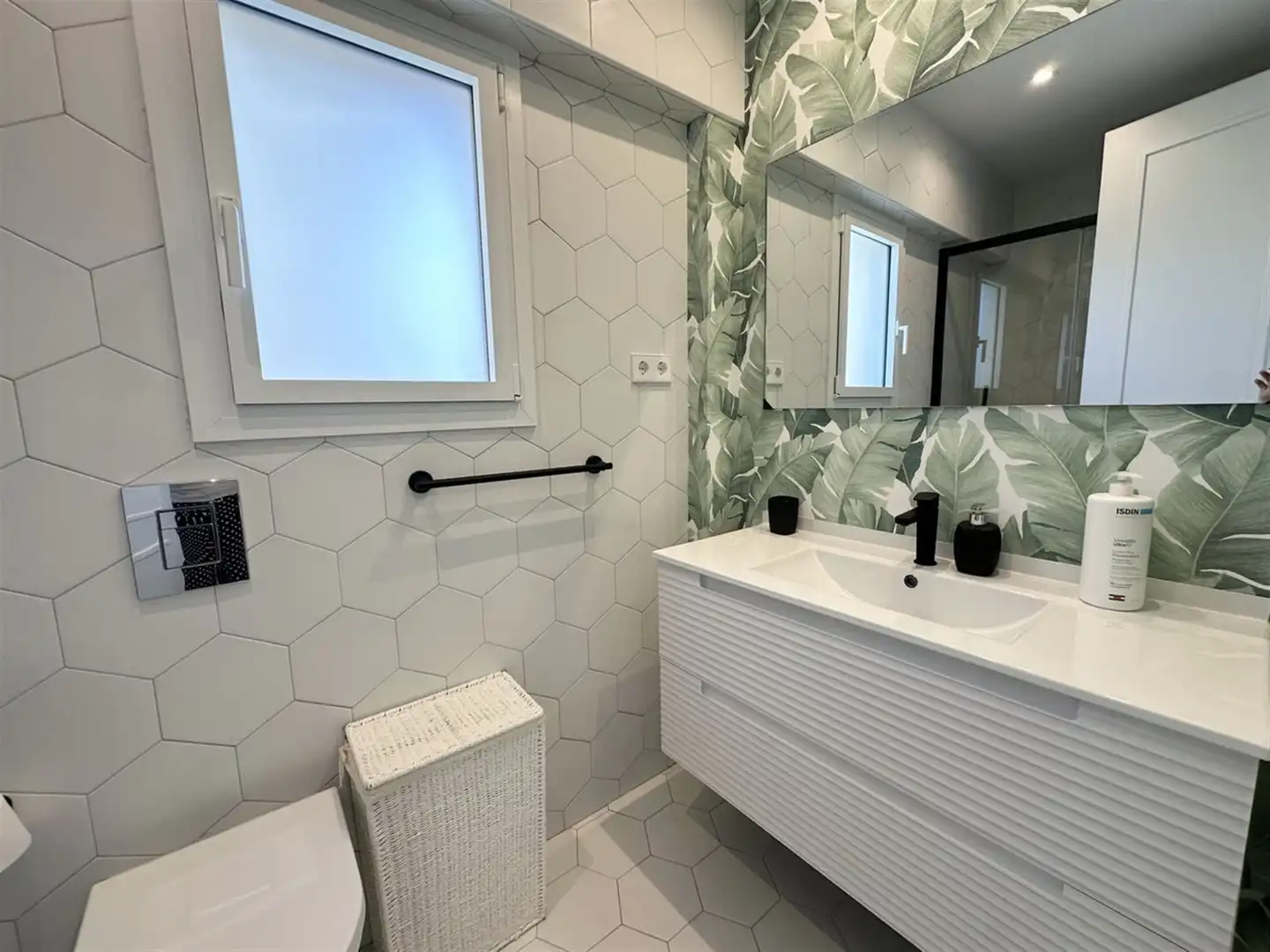 Baño de Apartamento en venta en Marbella con Aire acondicionado y Terraza