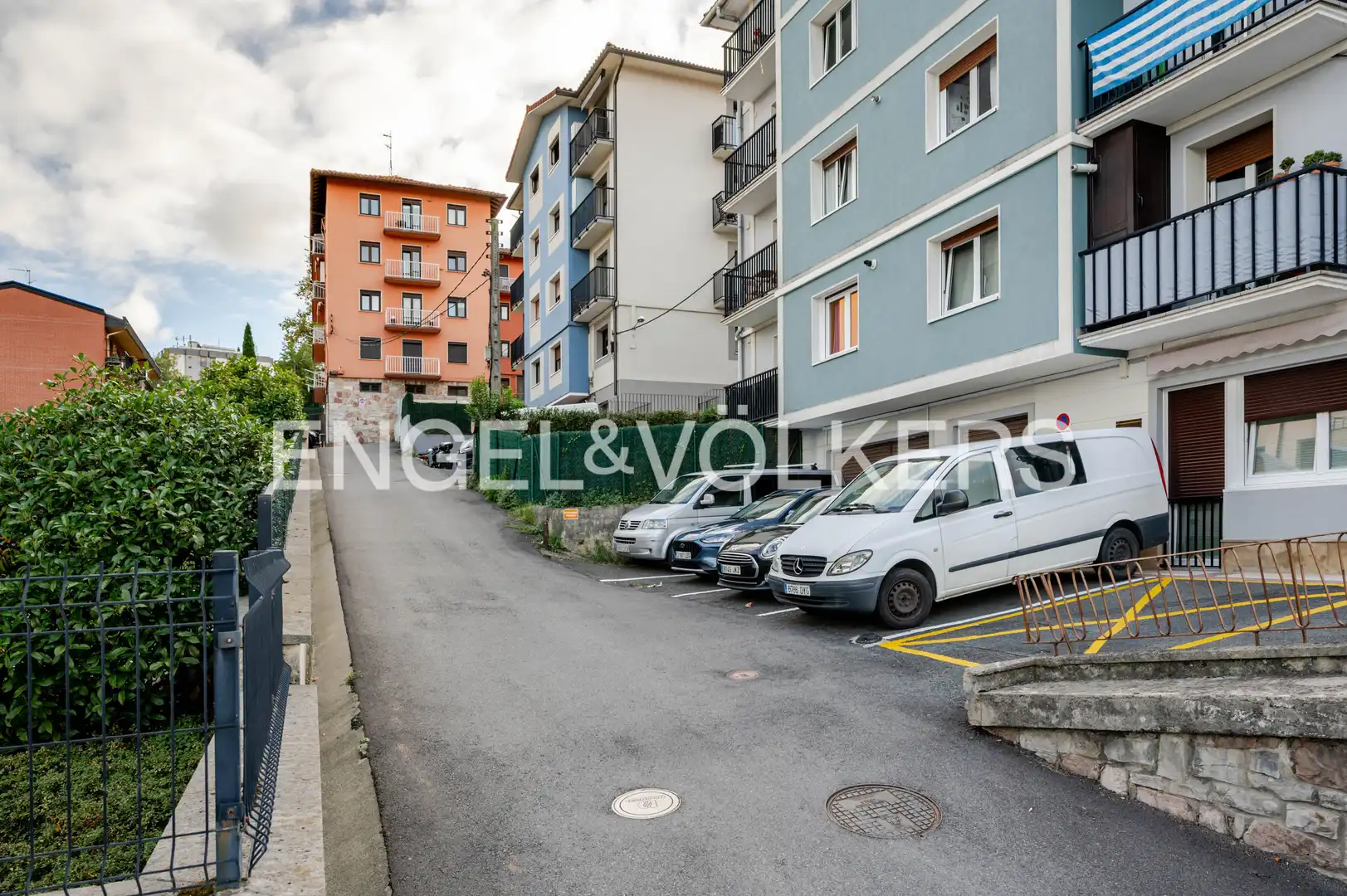 Flat with garden for sale in Zubiaurre Pasealekua, imagen 45