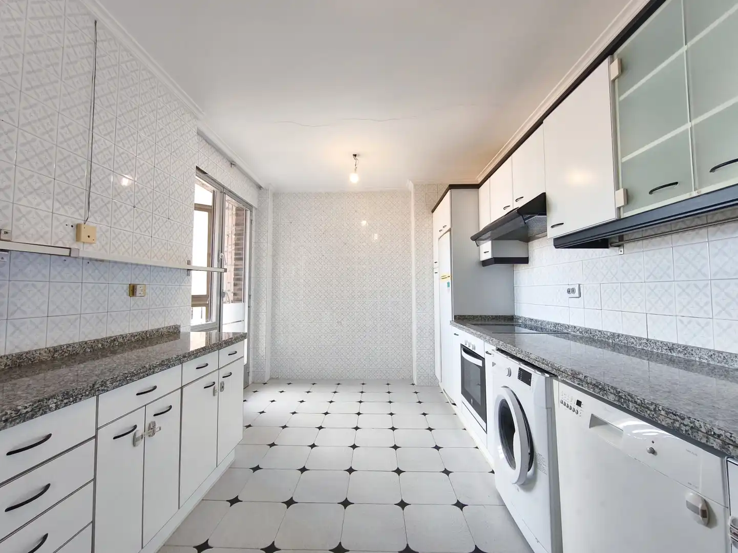 Cocina de Piso en venta en  Logroño con Calefacción, Terraza y Balcón