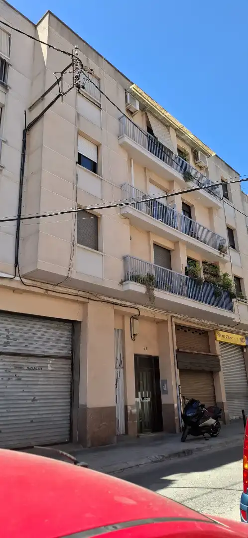 Exterior view of Flat for sale in Sabadell  with Furnished and Oven