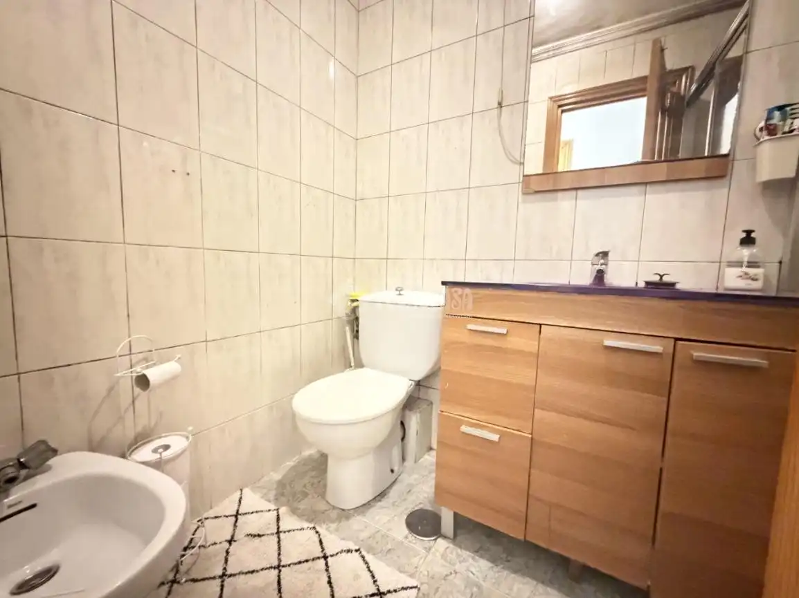 Bathroom of Flat for sale in Madrid  with Air Conditioner and Terrace