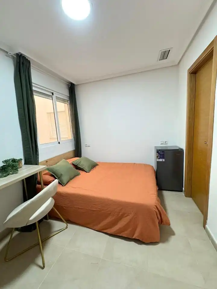 Dormitori de Pis en venda en Torrevieja amb Aire condicionat i Moblat