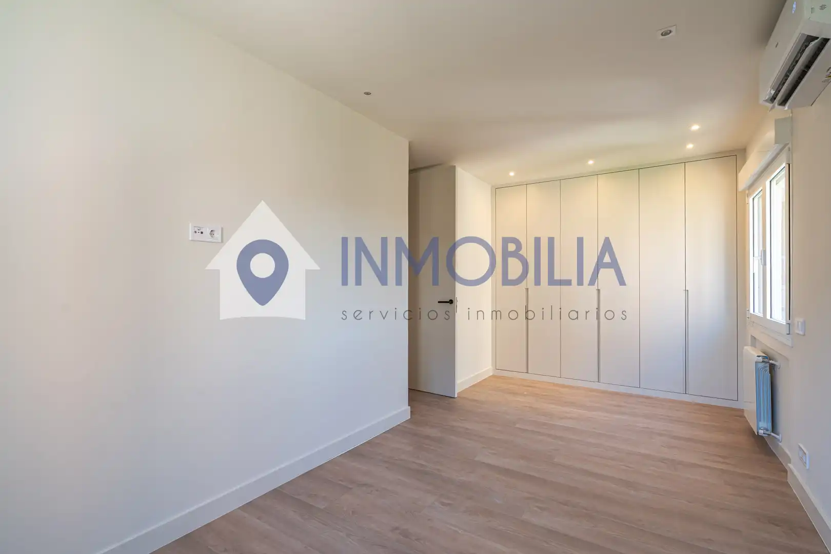 Bedroom of Flat for sale in Madrid  with Air Conditioner, Heating and Terrace