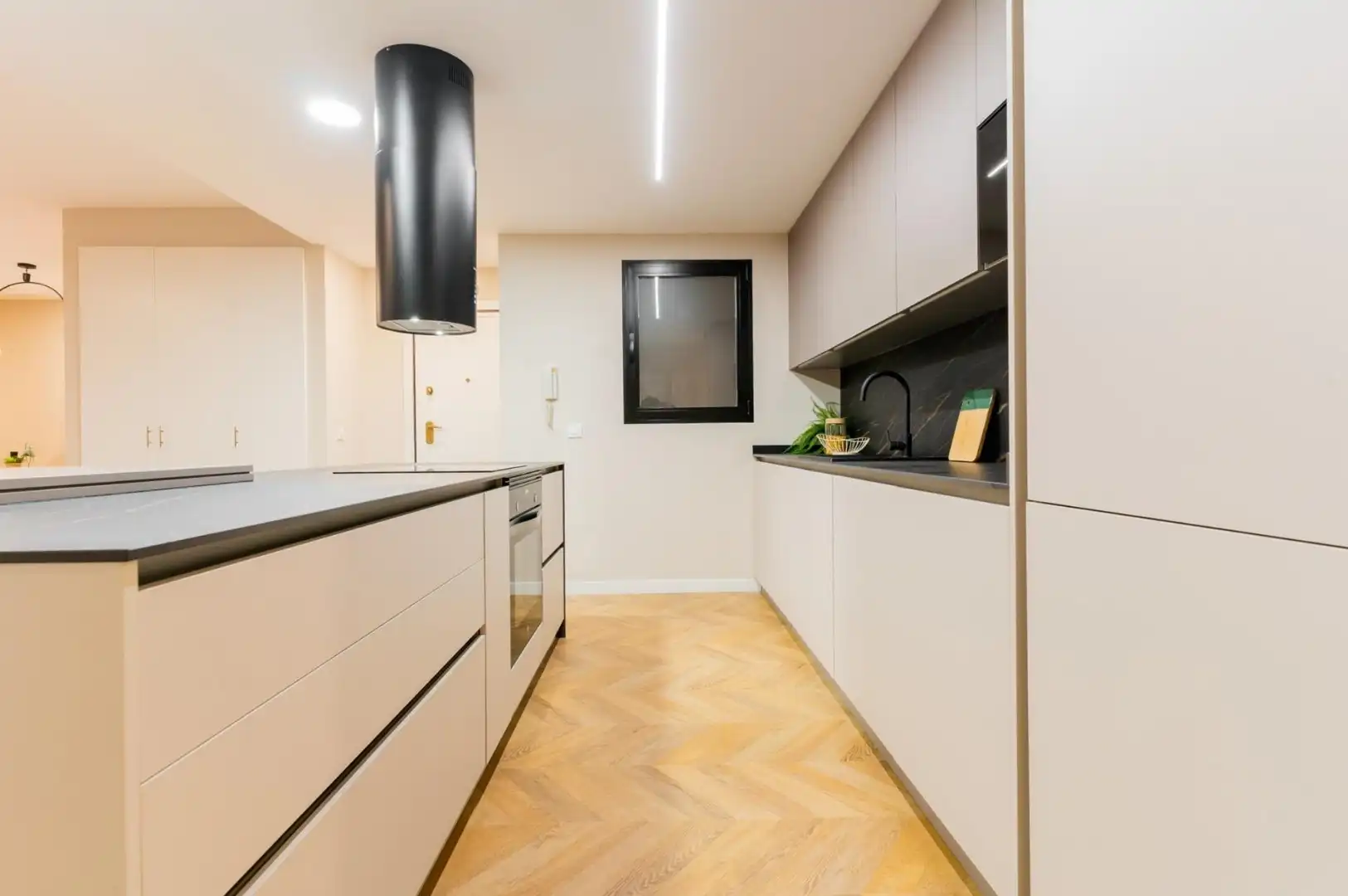 Kitchen of Flat for sale in Valencia  with Air Conditioner, Heating and Storage room