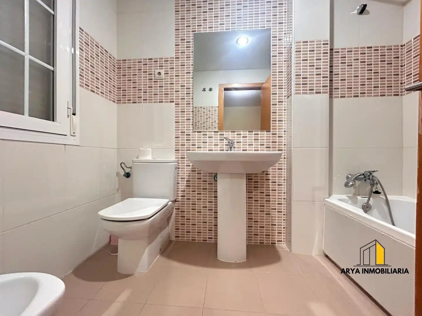 Badezimmer von Einfamilien-Reihenhaus zum Verkauf in Pioz