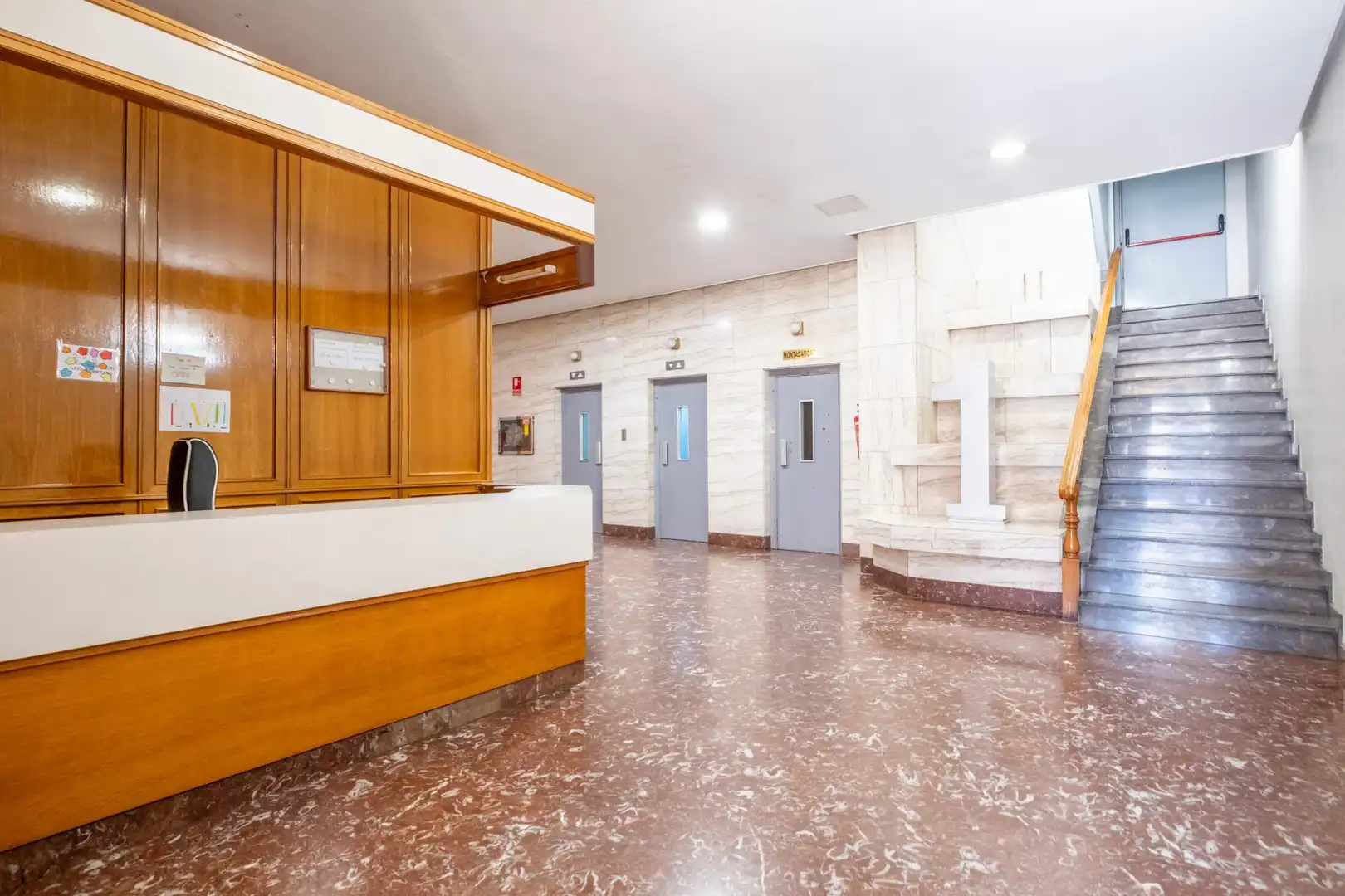 Büro zur Miete in Zaragoza mit Klimaanlage und Heizung