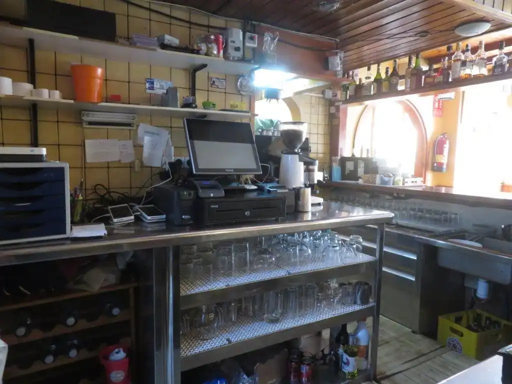 Local en traspaso en Sant Andreu de la Barca con Aire acondicionado, Calefacción y Terraza