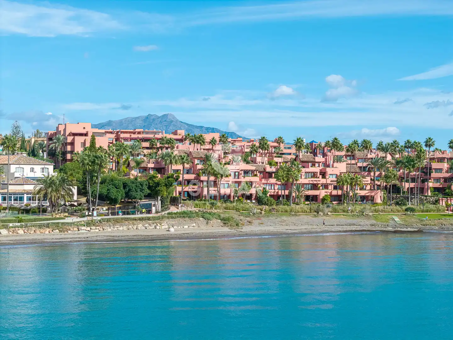 Apartamento con terraza en venta en Selwo, imagen 5