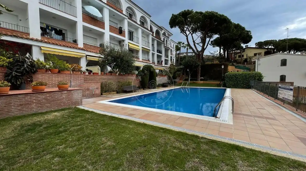 Appartamento con piscina in vendita a Fenals, imagen 2