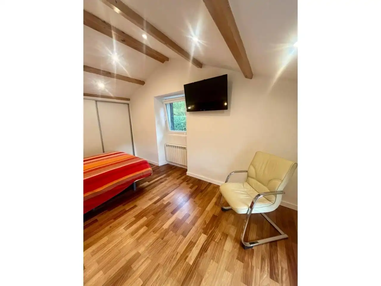 Schlafzimmer von Haus oder Chalet zur Miete in Miño mit Heizung, Privatgarten und Schwimmbad
