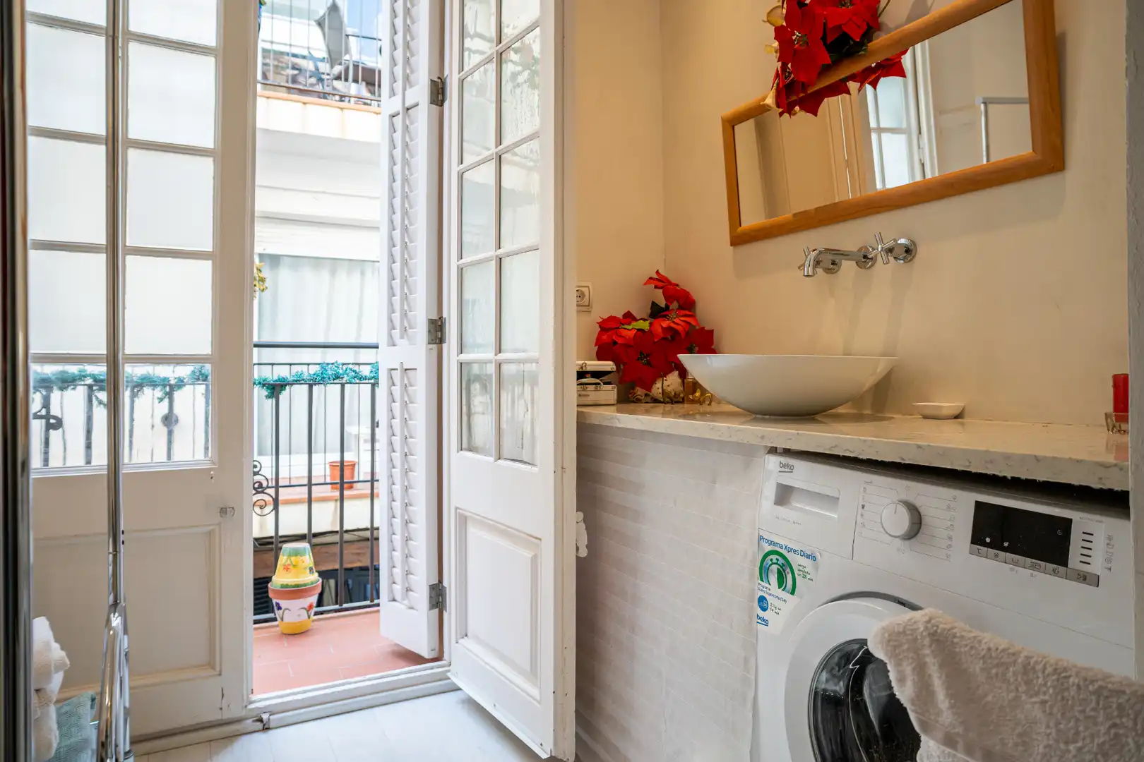 Terrasse von Einfamilien-Reihenhaus zum Verkauf in Sitges mit Klimaanlage, Heizung und Parkett