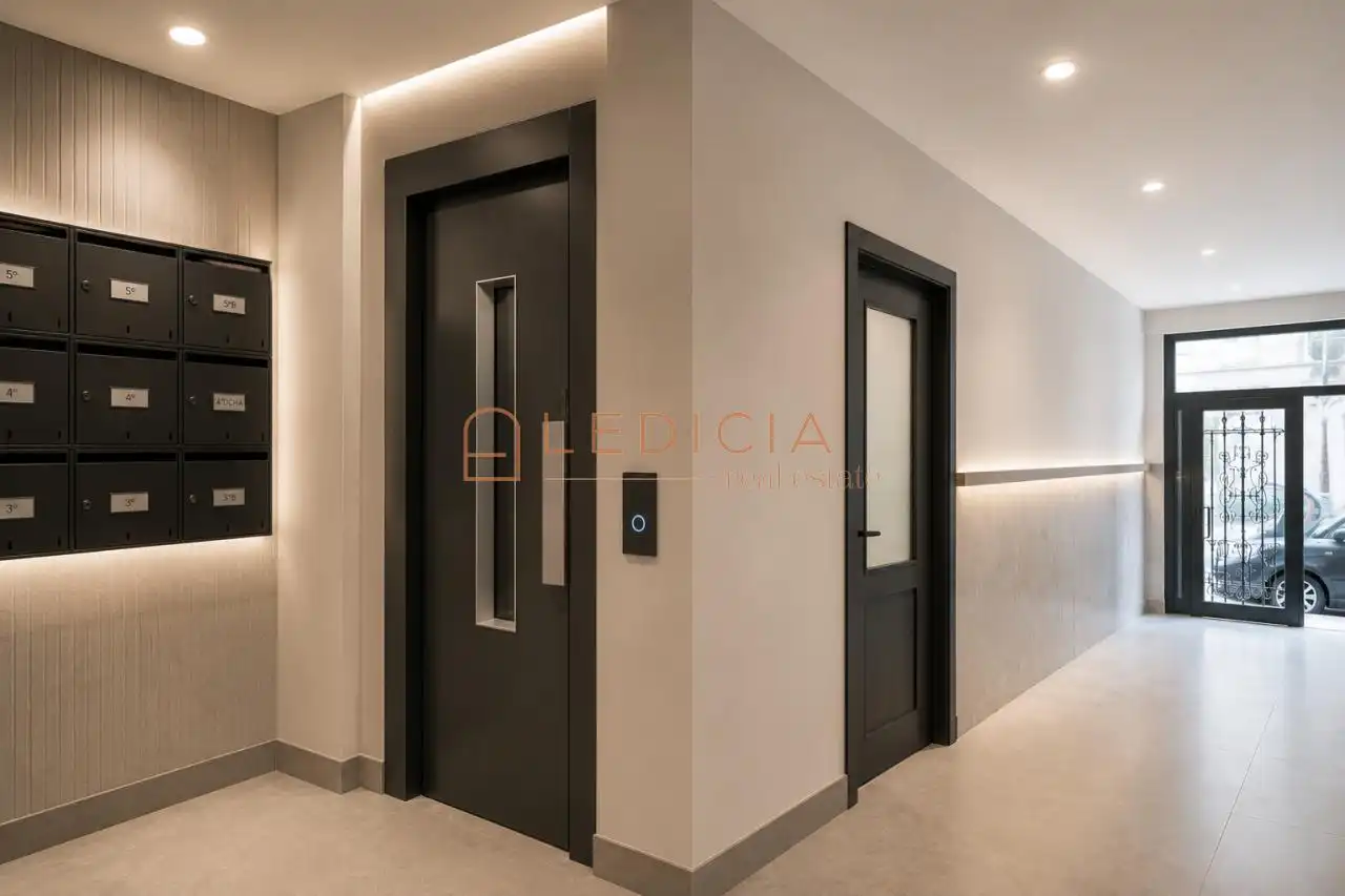 Flat for sale in Vigo   with Heating