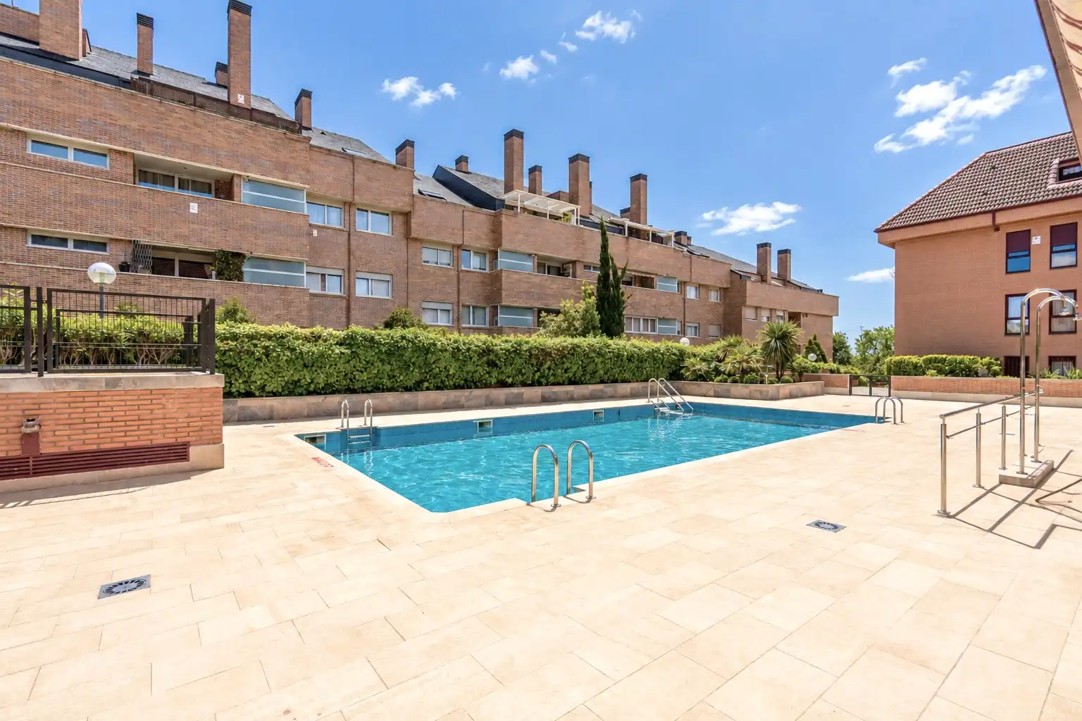 Swimming pool of Flat for sale in Las Rozas de Madrid  with Air Conditioner, Heating and Private garden