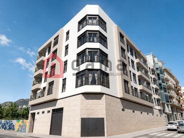 Piso de obra nueva con balcón en venta en Calle Ernesto Pérez Almela 16