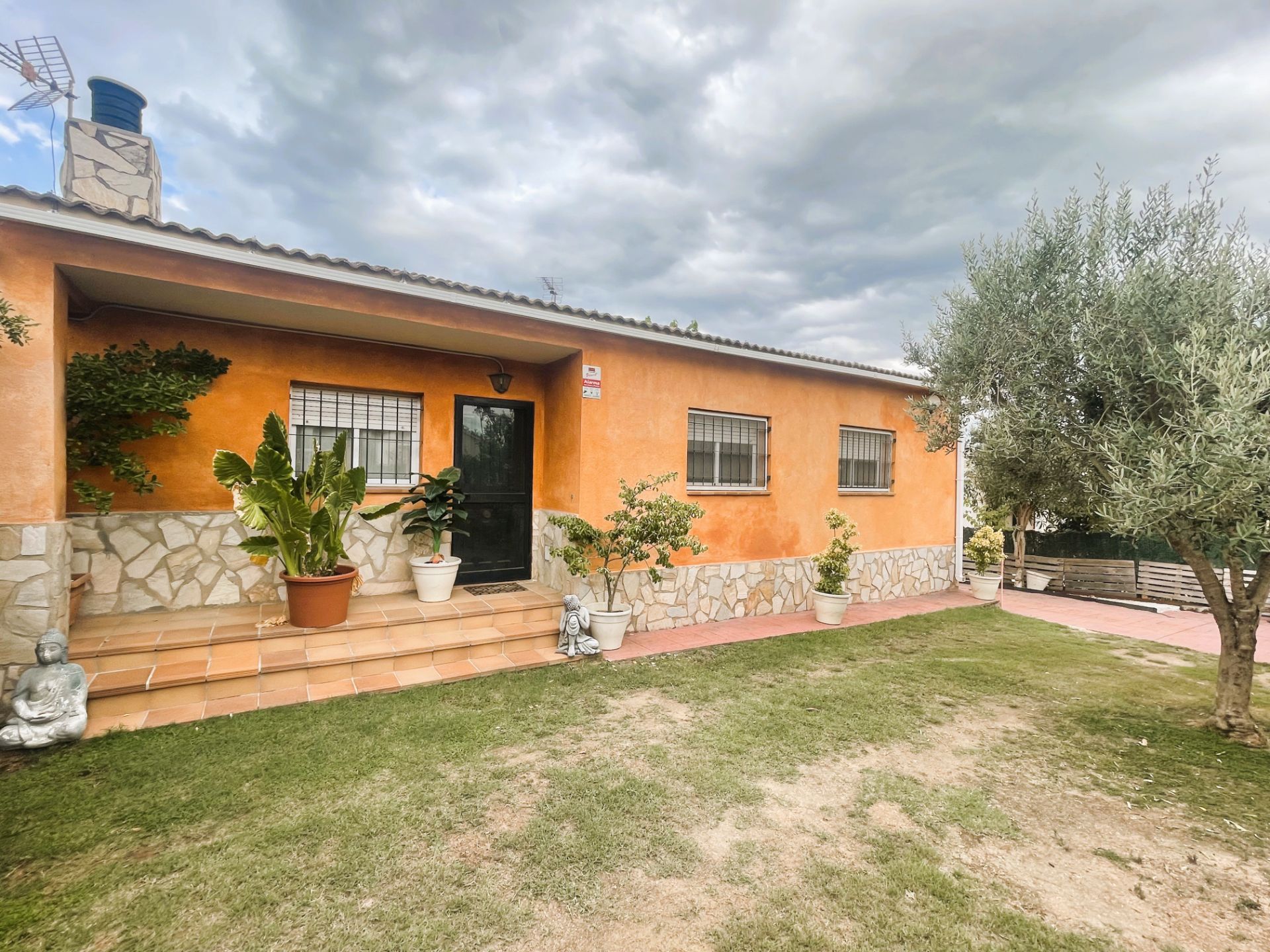 Vista exterior de Casa o xalet en venda en Vidreres amb Aire condicionat, Calefacció i Jardí privat