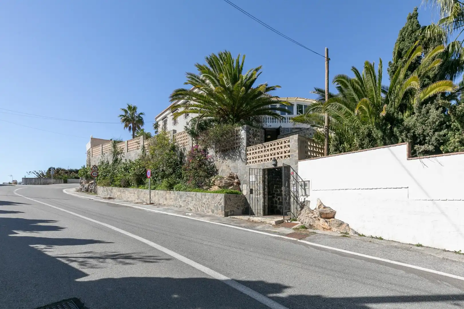Exterior view of Houses for sale in Almuñécar  with Air Conditioner, Private garden and Terrace