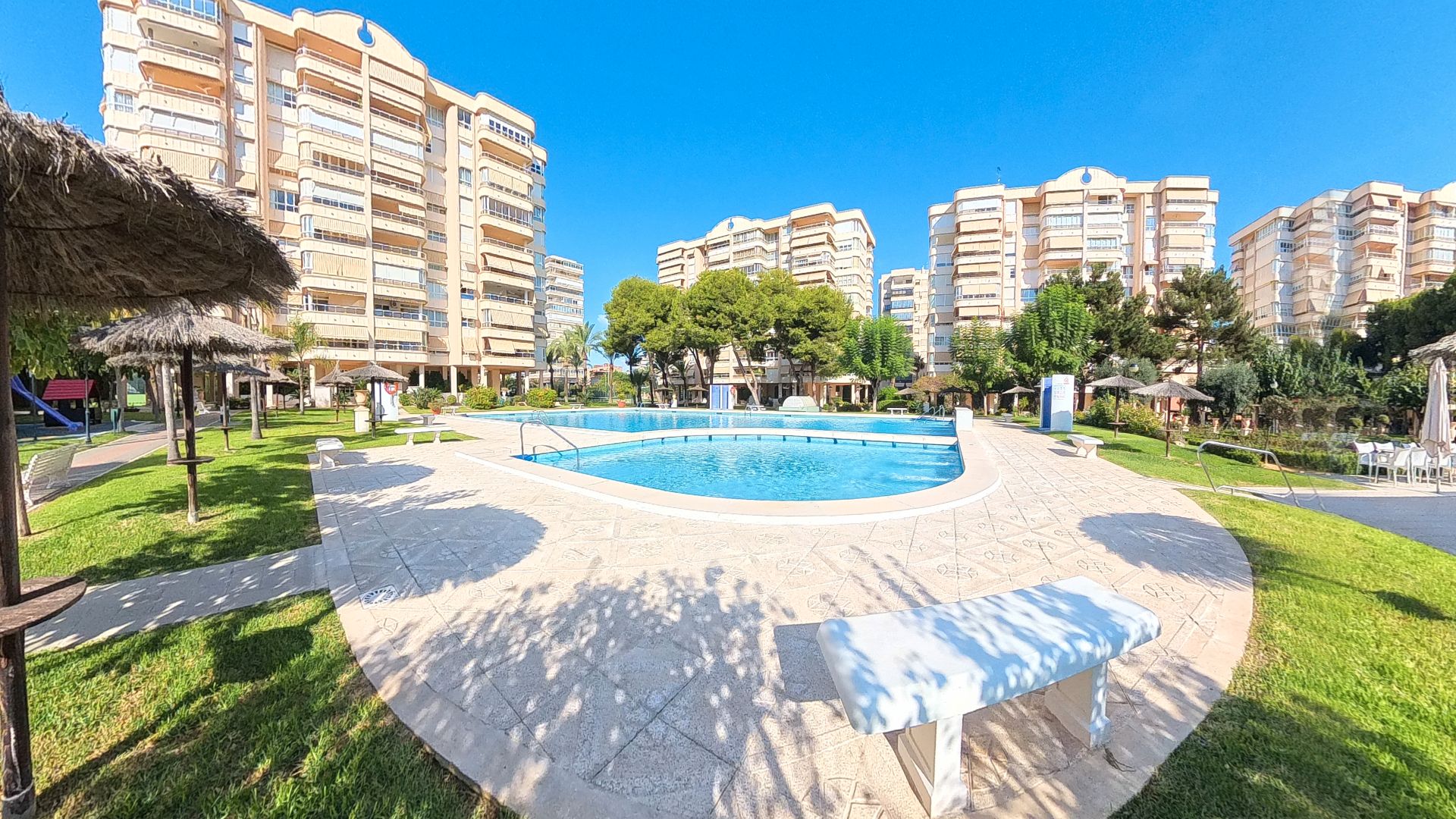 Piscina de Pis de lloguer en Alicante / Alacant amb Aire condicionat, Calefacció i Terrassa
