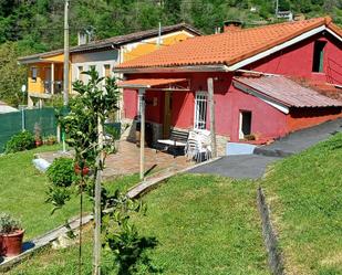 Jardí de Casa o xalet en venda en San Martín del Rey Aurelio amb Calefacció, Terrassa i Traster