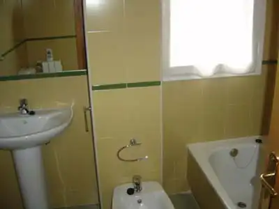 Baño de Piso de alquiler en Boadilla del Monte con Aire acondicionado, Calefacción y Parquet